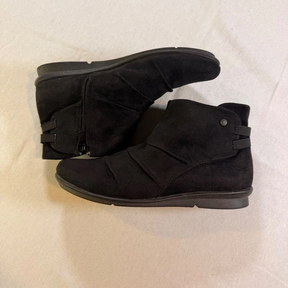 Bussola Coimbra Ankle Boots Women 38 7.5 Black Ruched Suede Comfort Minimalist